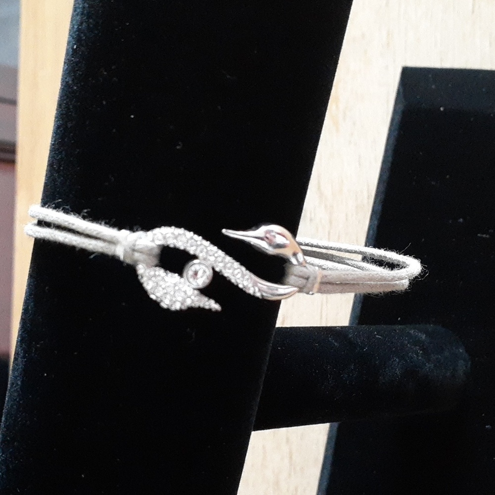 Swarovski Crystal Swan Stamped Adjustable Bracelet TT124 - Picture 17 of 17